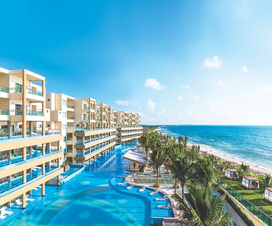 Generations Riviera Maya all-suite luxury resort with family-friendly amenities and beachfront accommodations.